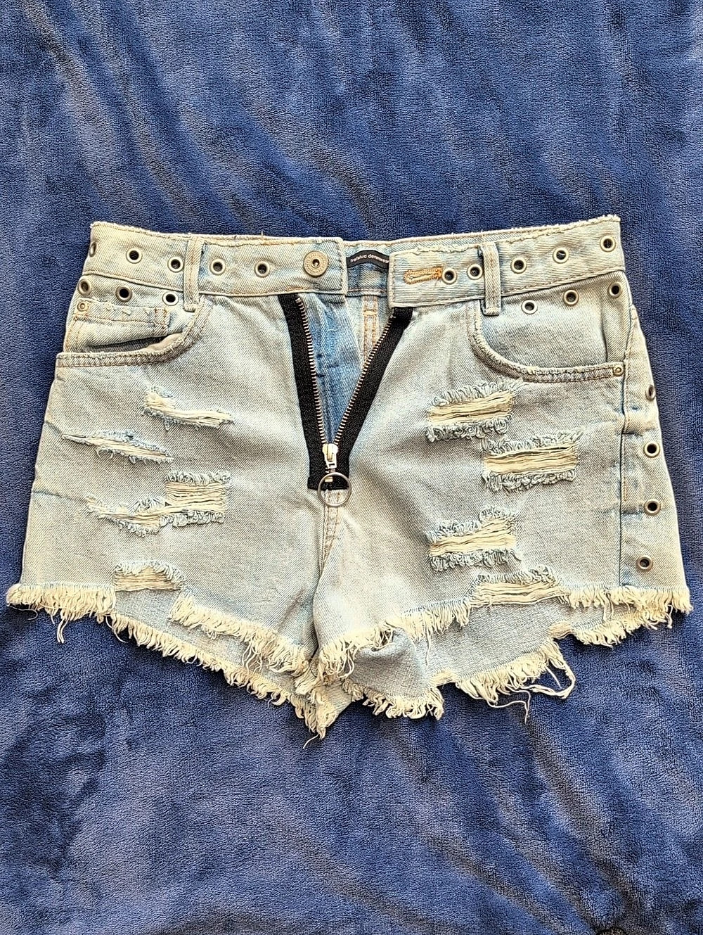 Zara Trafaluc denimwear distressed denim shorts Distressed Denim Shorts in Blue